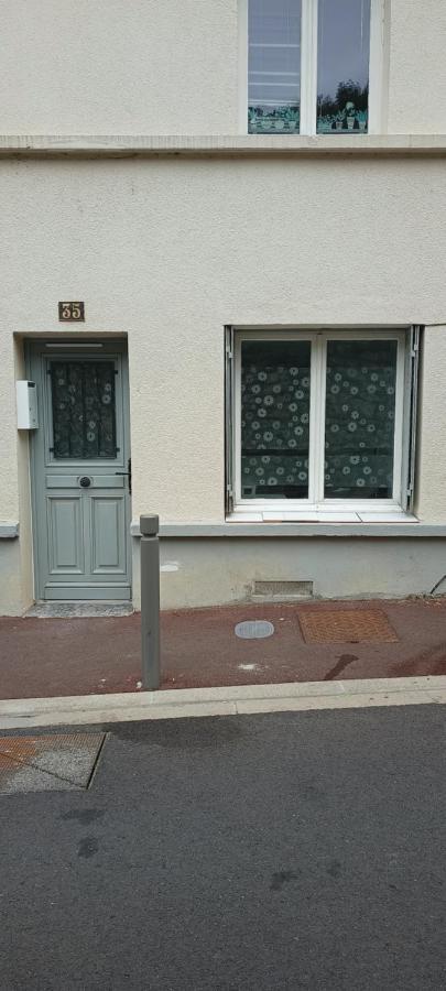 Studio Meuble A Bougival Exterior photo
